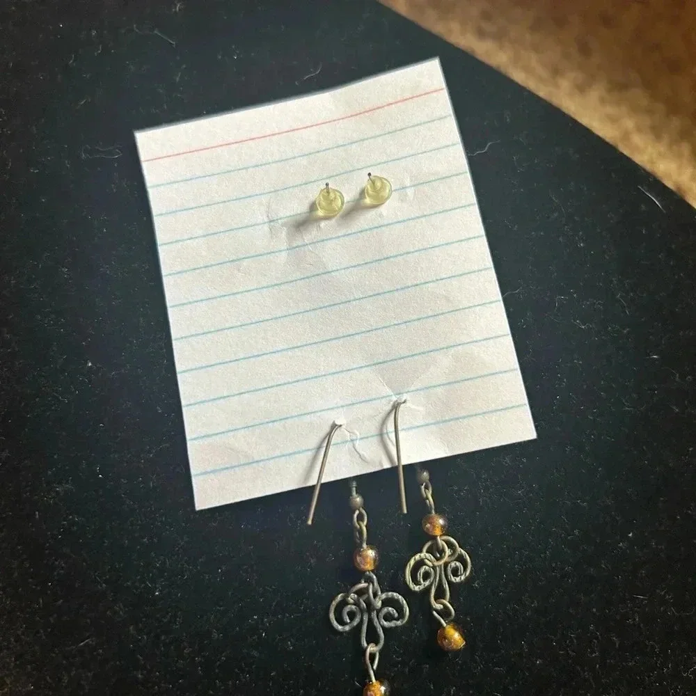 2 pair of‎ brown stone earrings for pierced ears